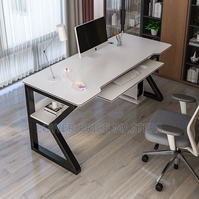 Gaming Table With Keyboard Tray