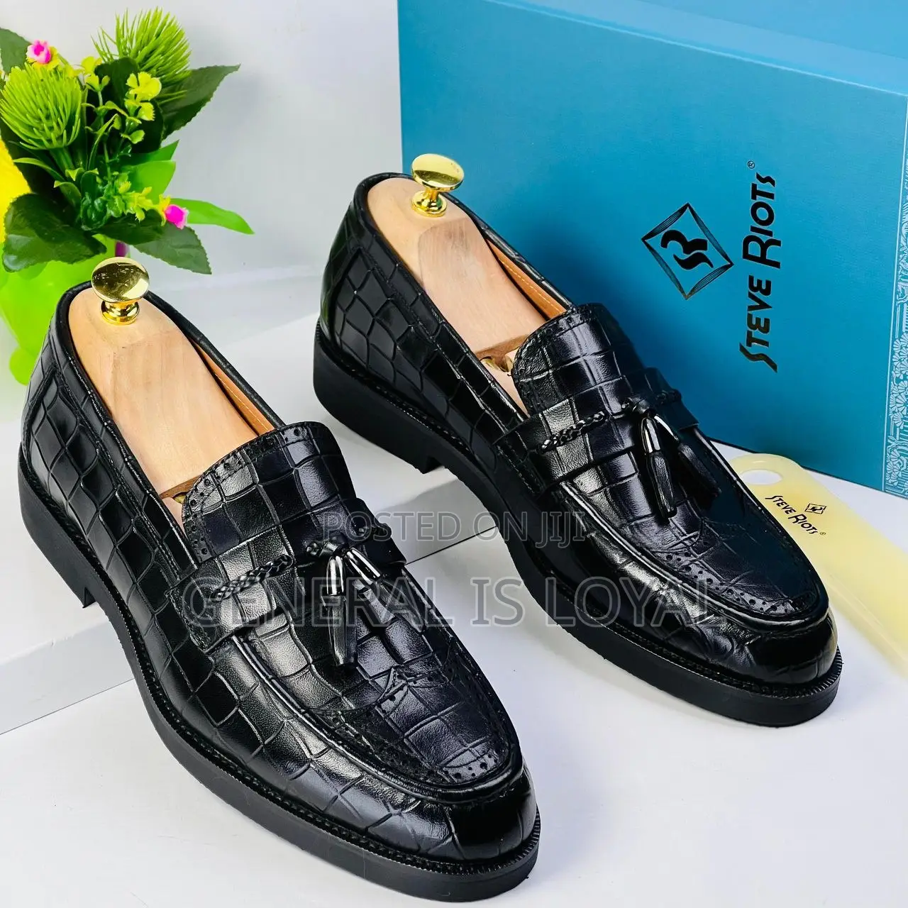 Steve Riots Gum Sole Black Shoe