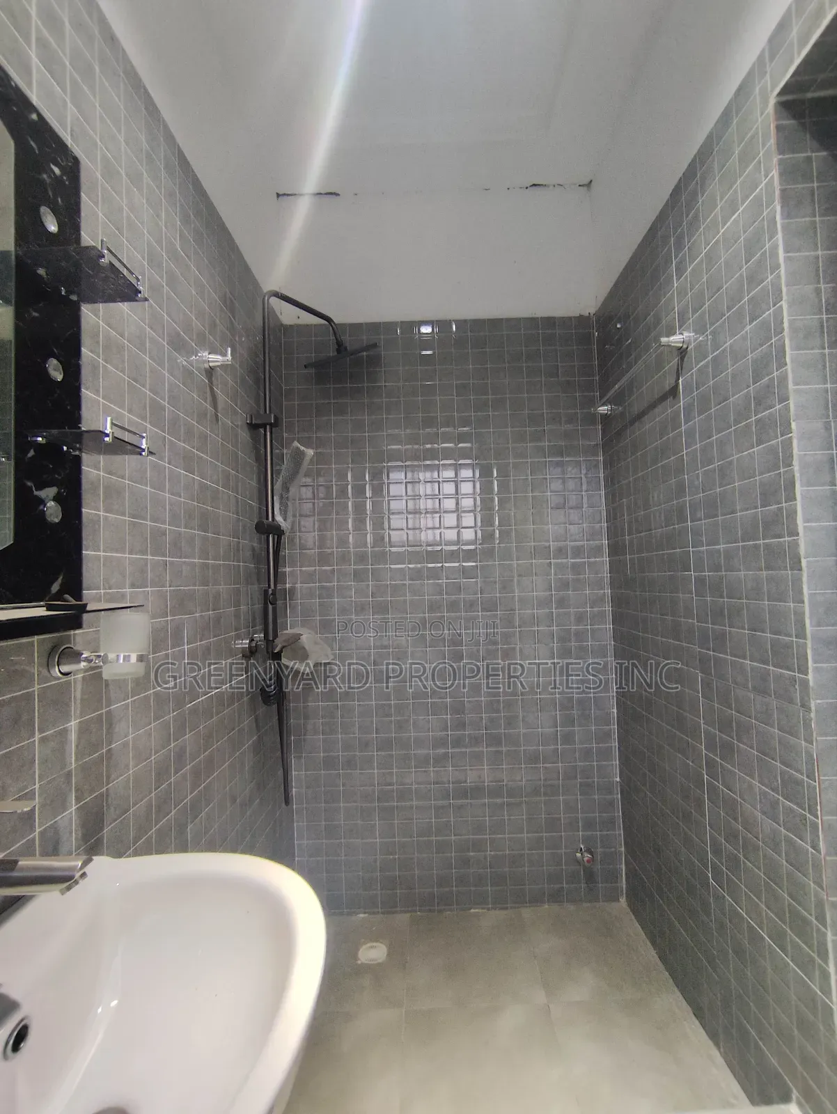 4bdrm House in Ars, East Legon for sale