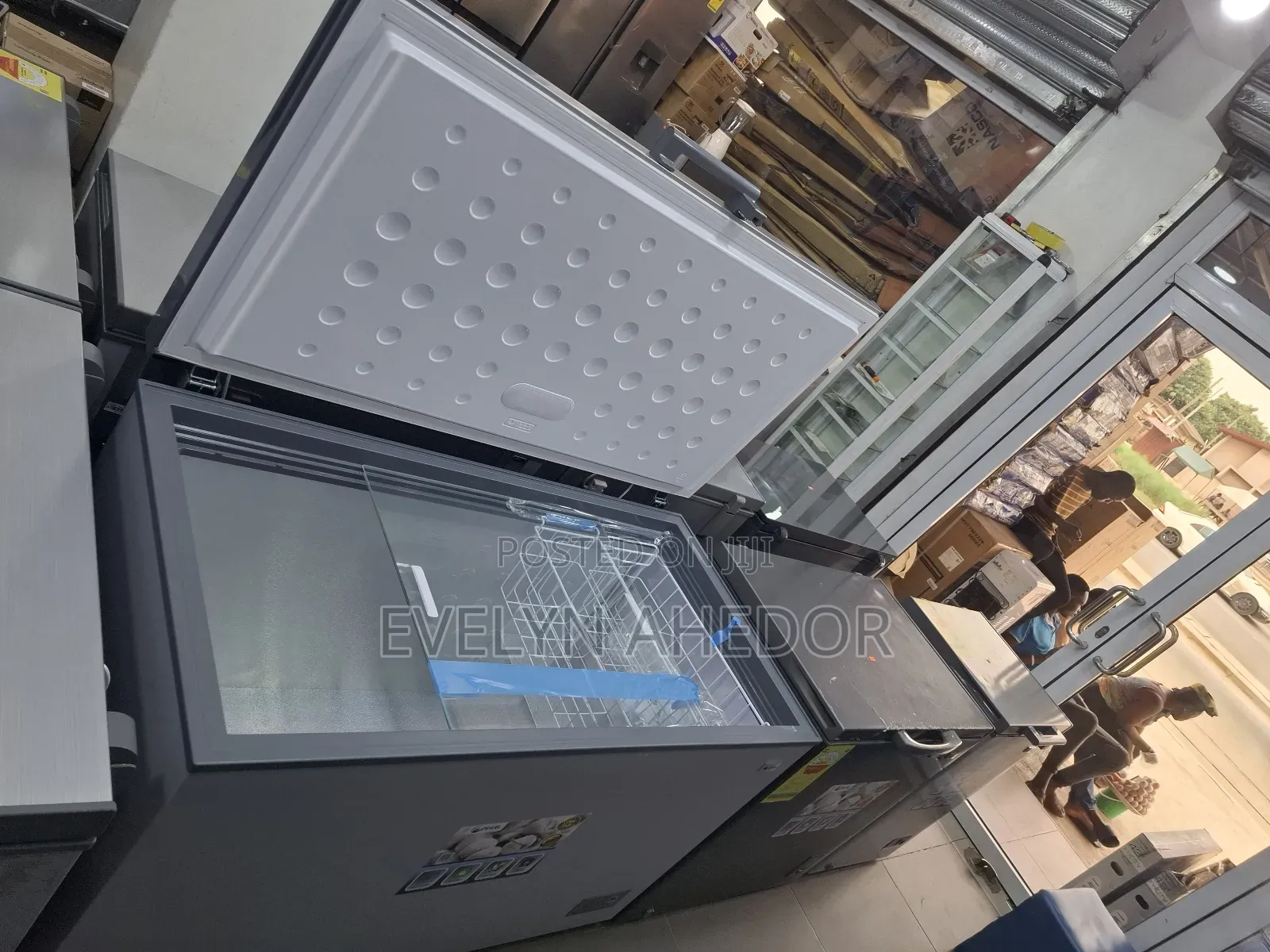 Strong Sensor Pearl Chest 380 Litres Brand New Available