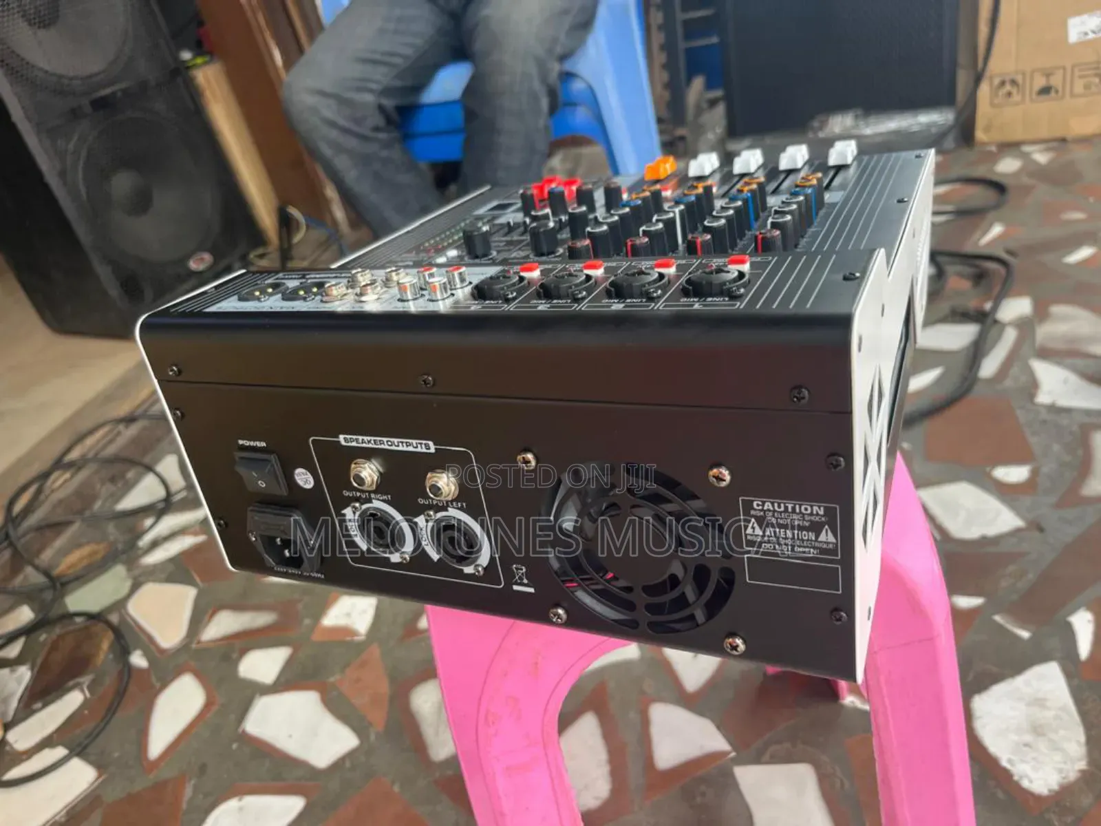 Yamaha DBX-Audio Pmx4 4channel Professional Powered Mixer