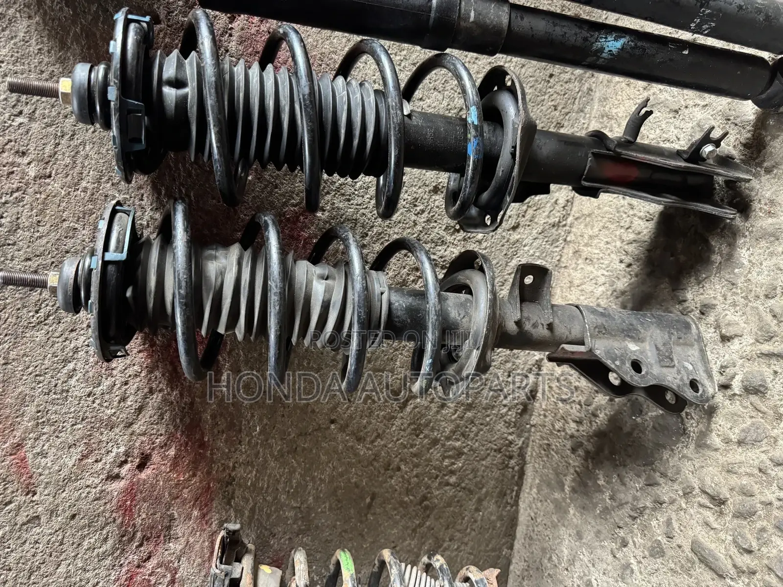 Honda HRV 2016,2017,2018,2019,2020 Front Shocks.
