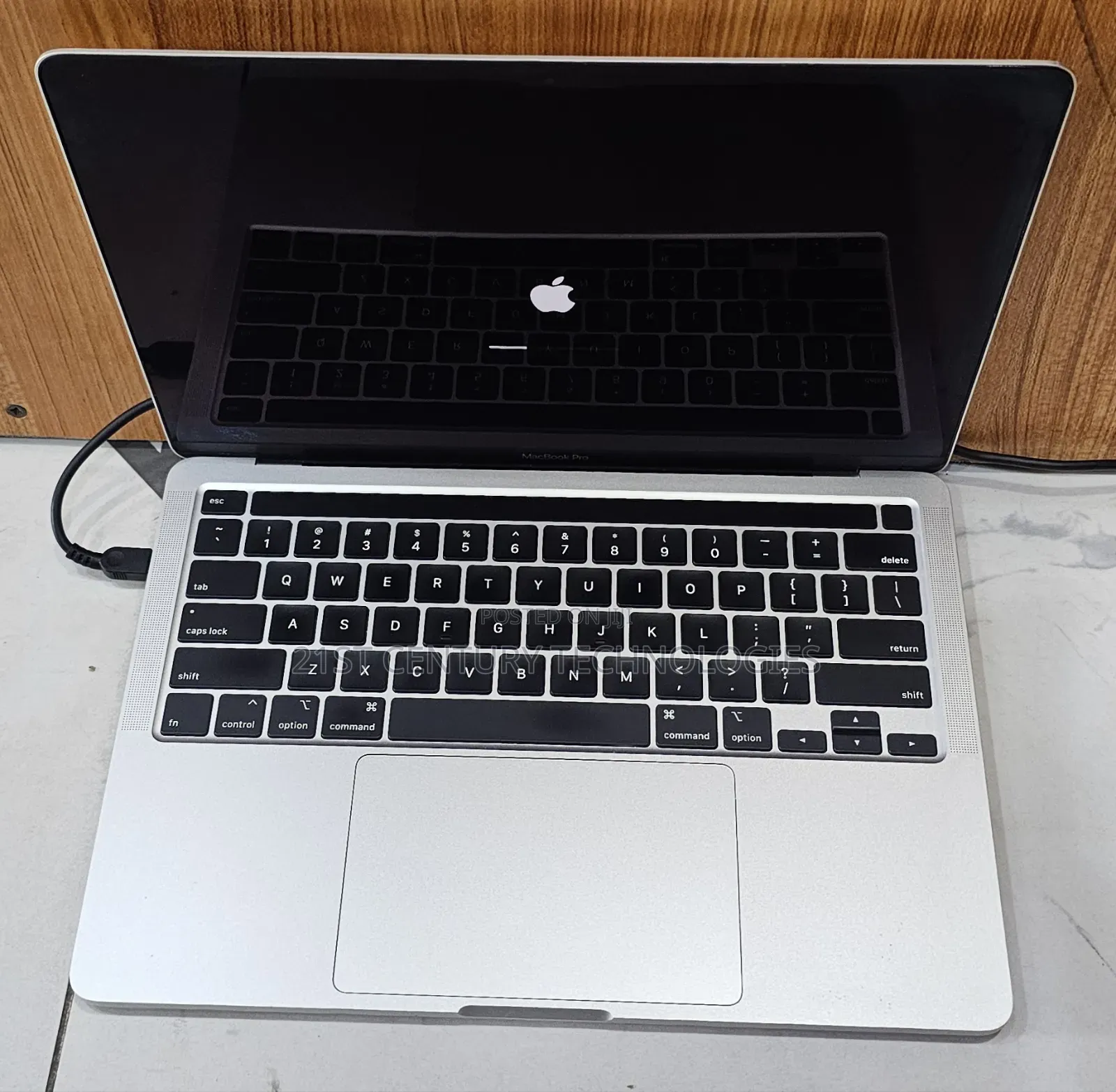Laptop Apple MacBook Pro 2020 16GB Intel Core I5 SSD 256GB