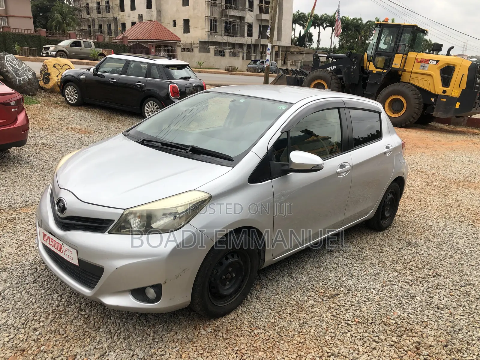 Toyota Vitz 2012 Silver