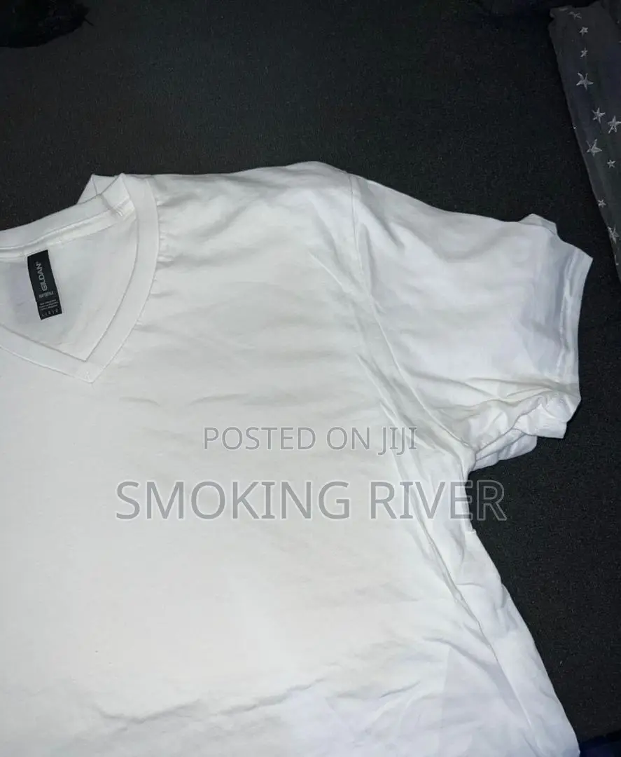 Gildan v-Neck