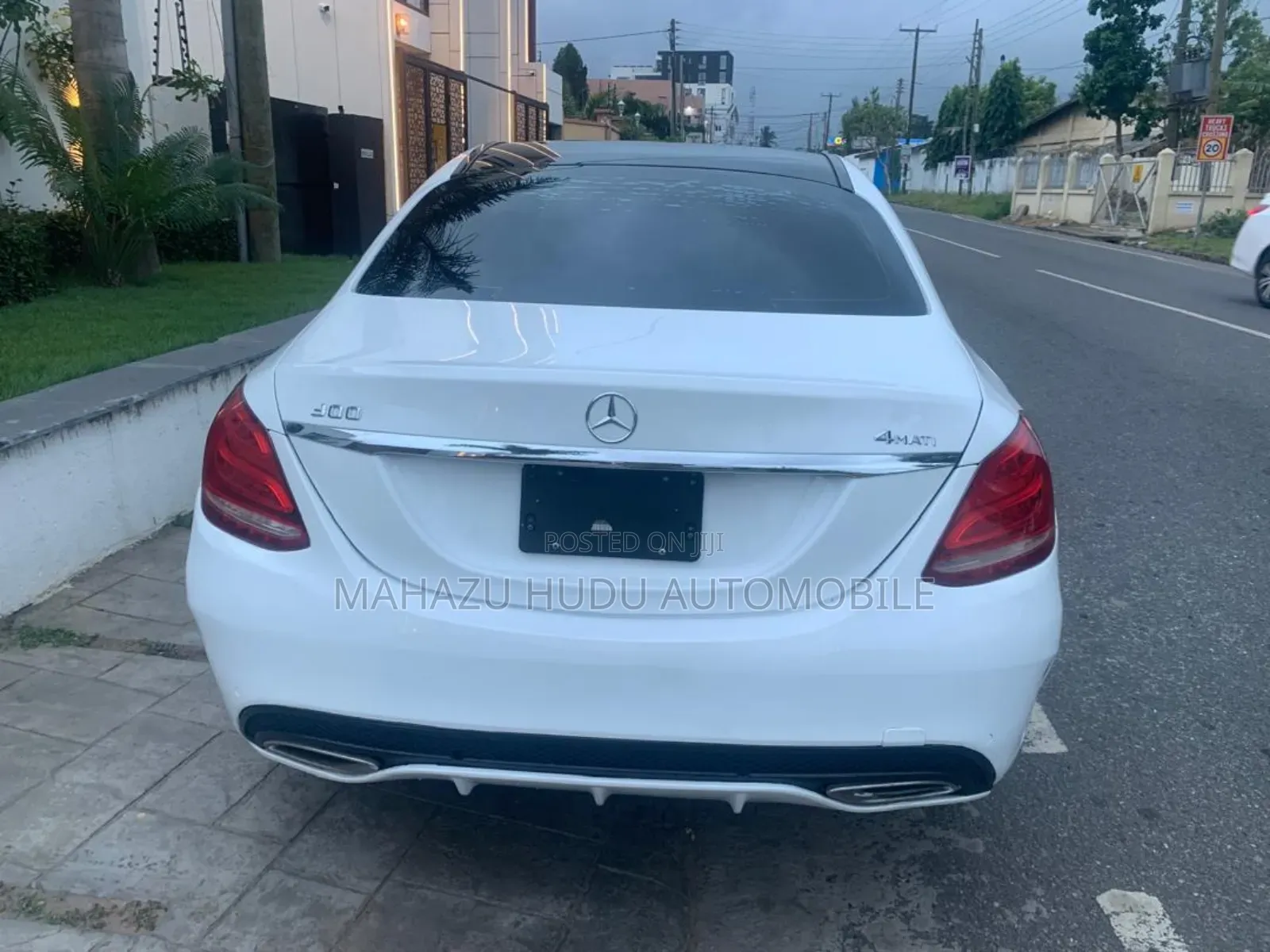 Mercedes-Benz C300 Luxury 4Matic Sedan AWD (2.0L 4cyl 7A) 2016 White