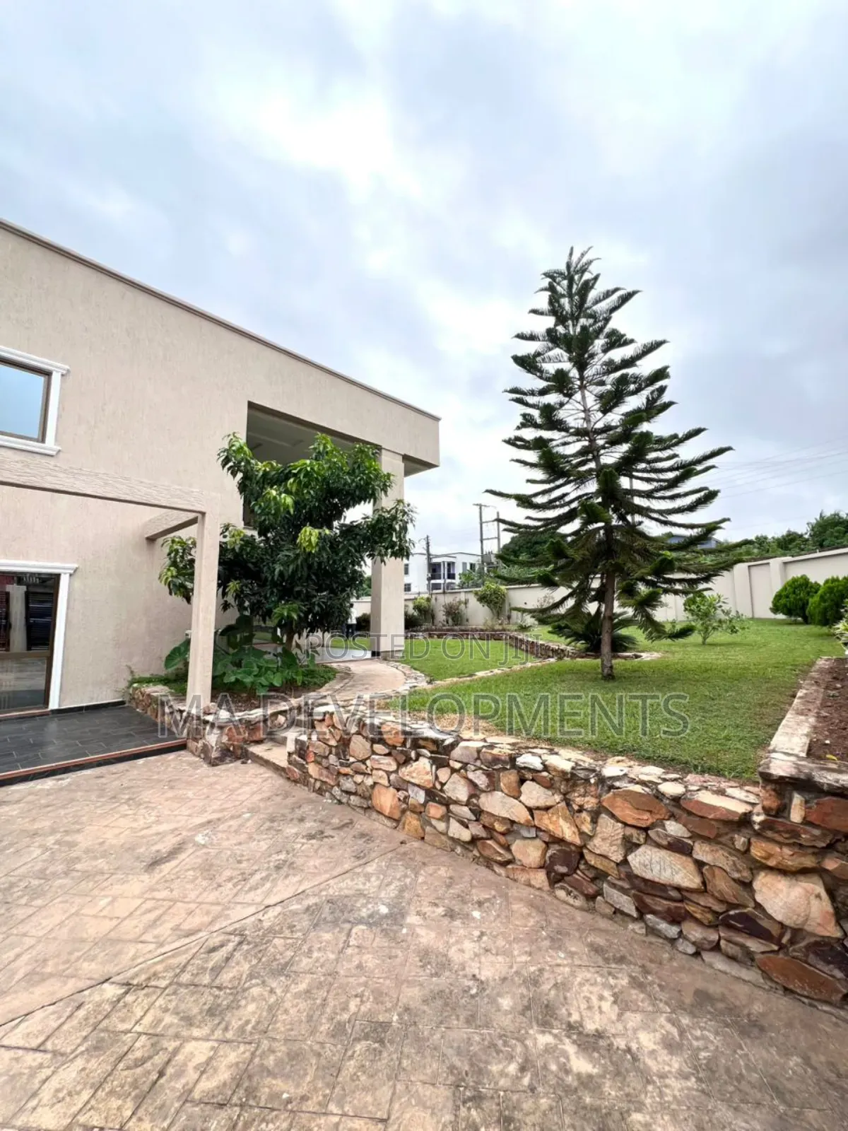 5bdrm House in Madev Realty, Kwabenya for sale