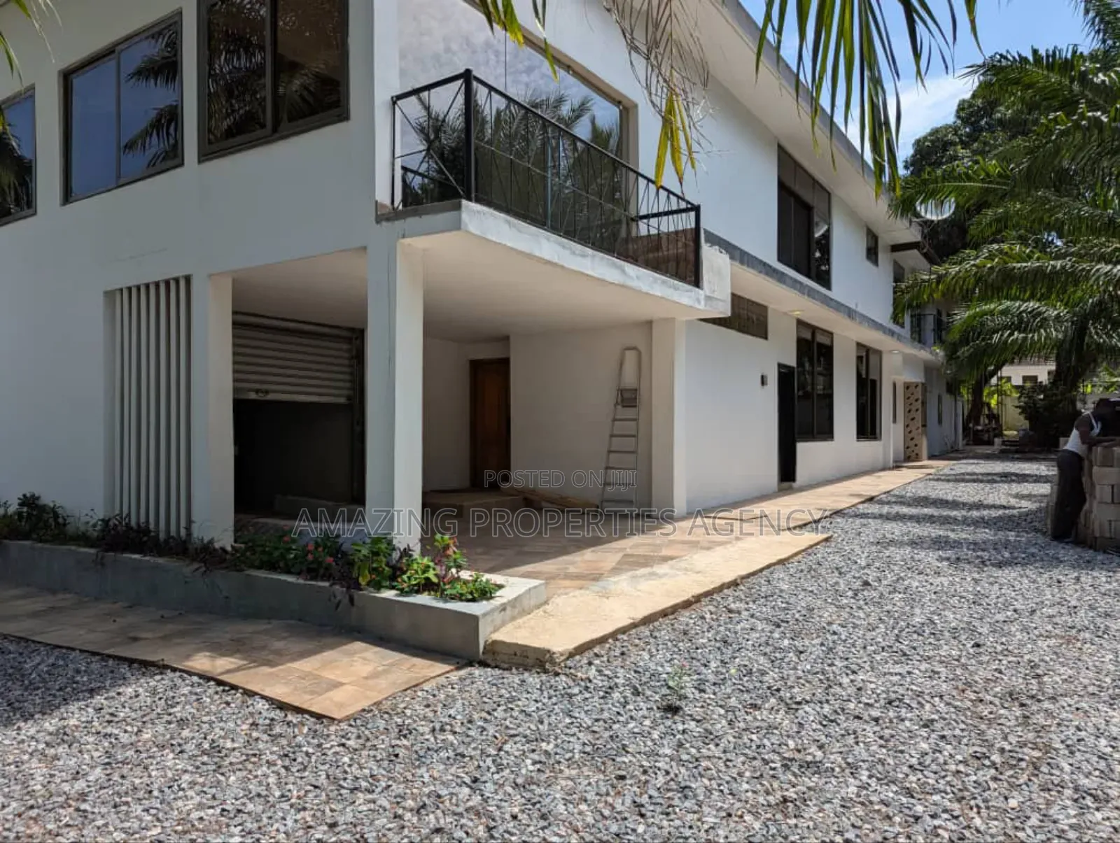 8bdrm House in Cantonments for rent
