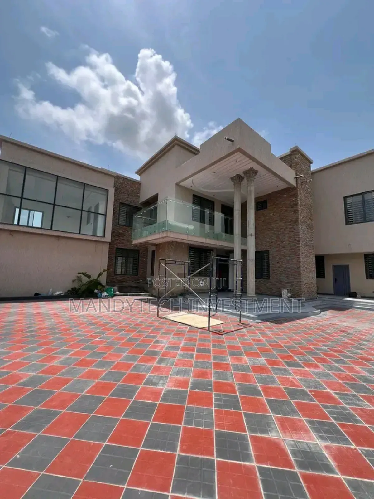 Classic 6 Bedroom Manson - Trasacco