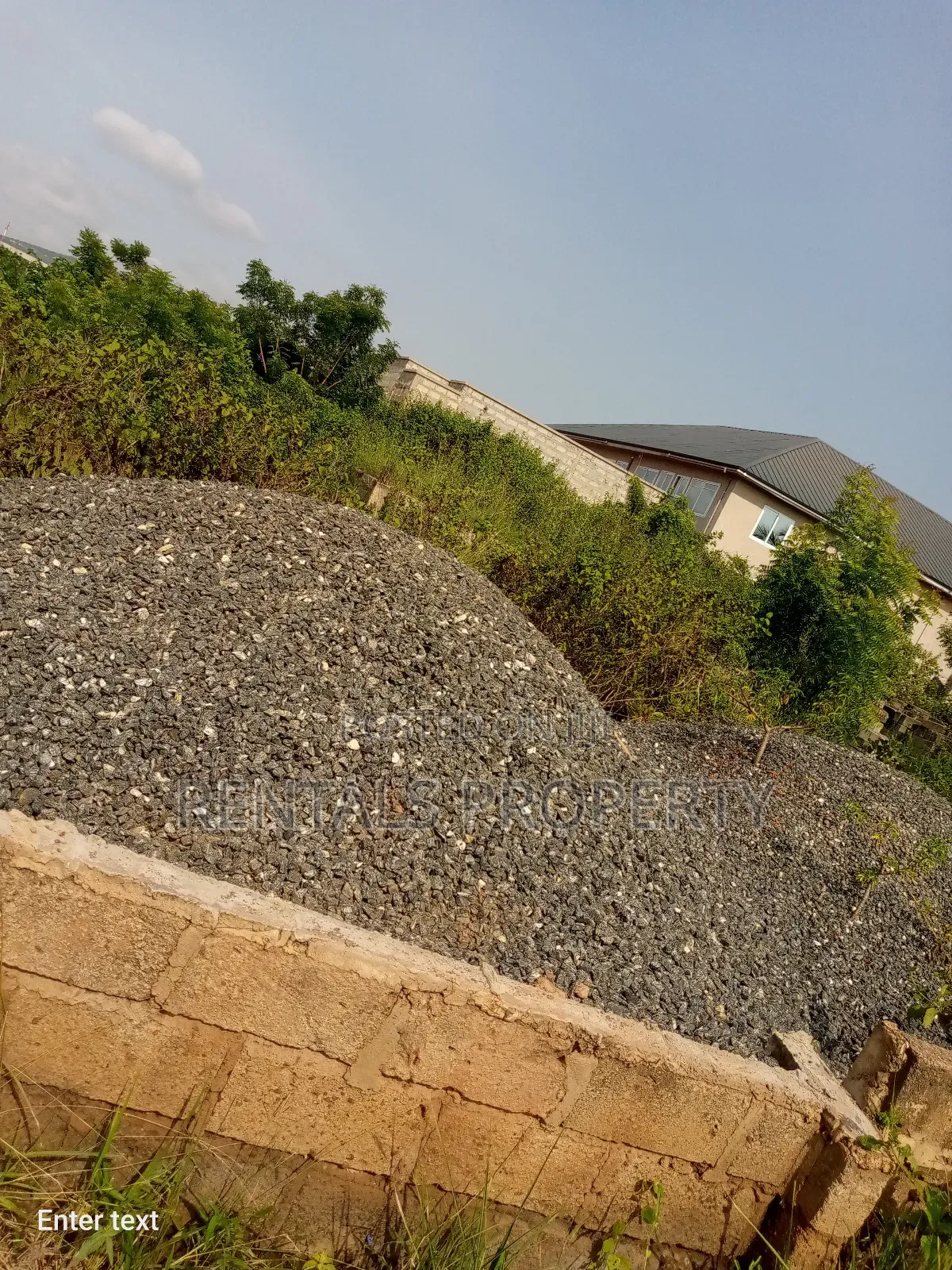 Uncomplet House