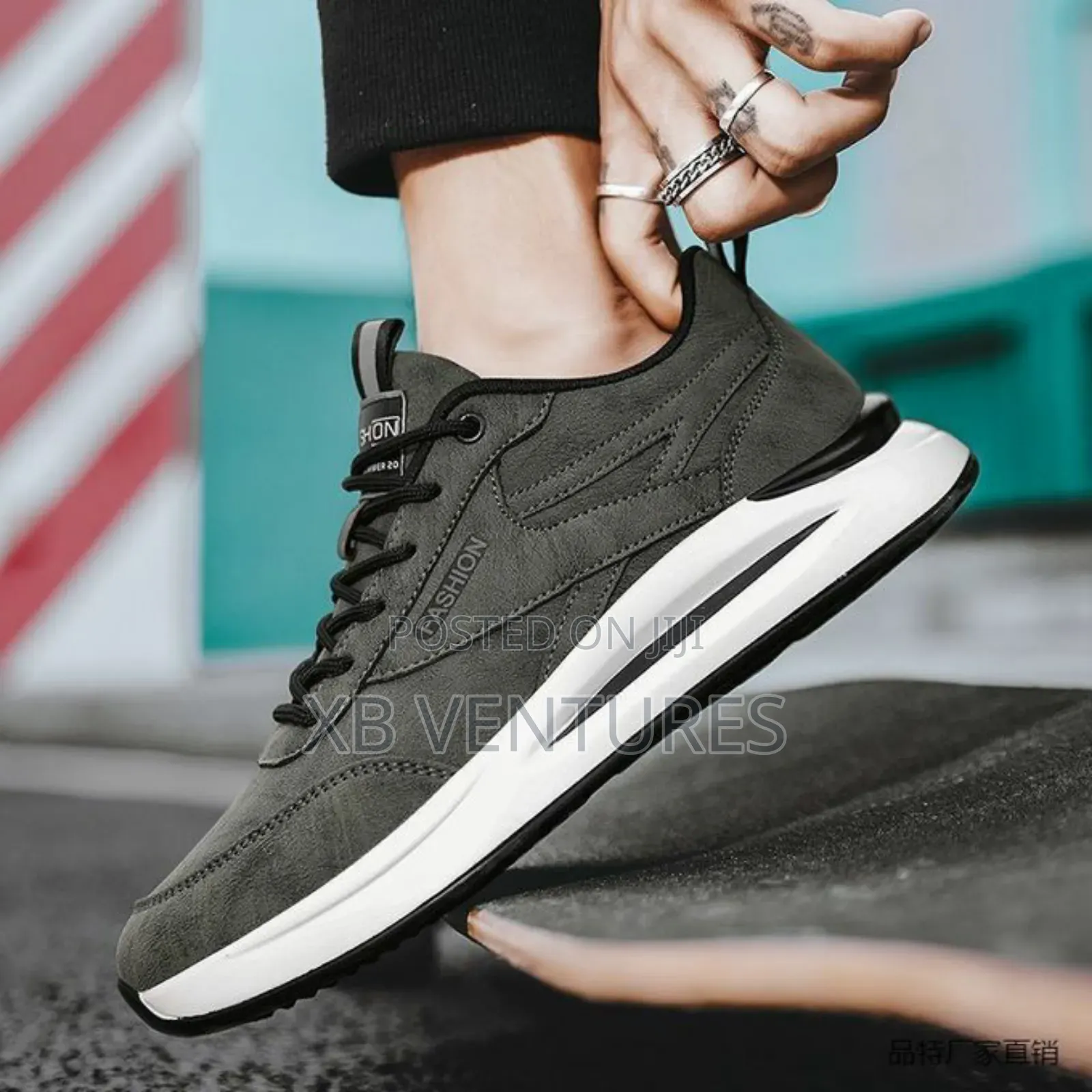 Wear-Resistant Leather Upper -Gris
Sneakers
