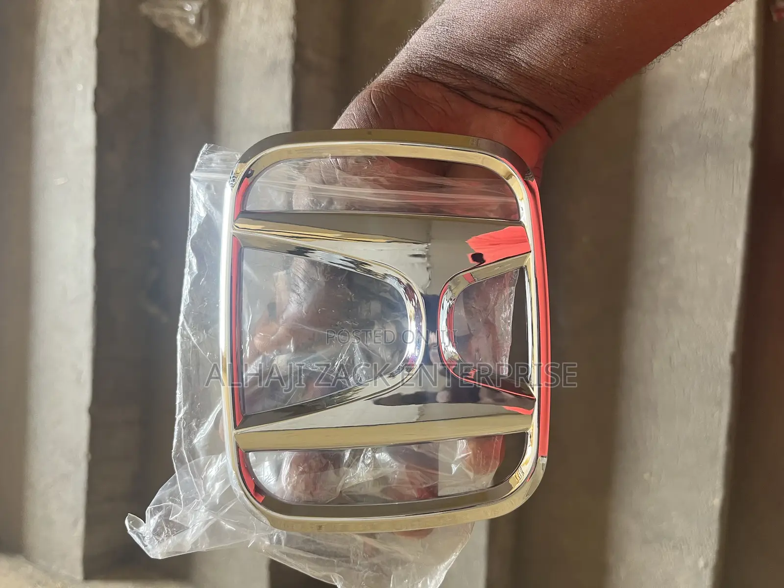 Honda CRV 2016 Front Crown( Emblem)