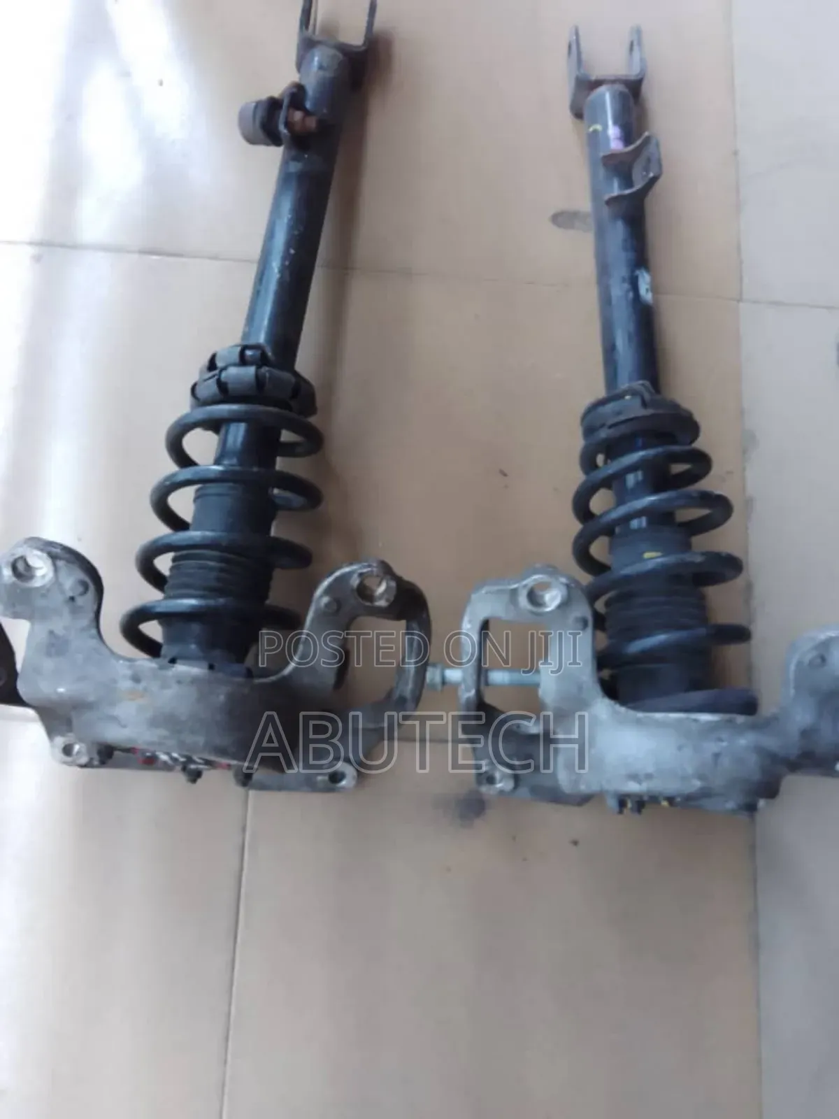 Front Shock Hub Genesis 2012, 2013, 2015, 2017
