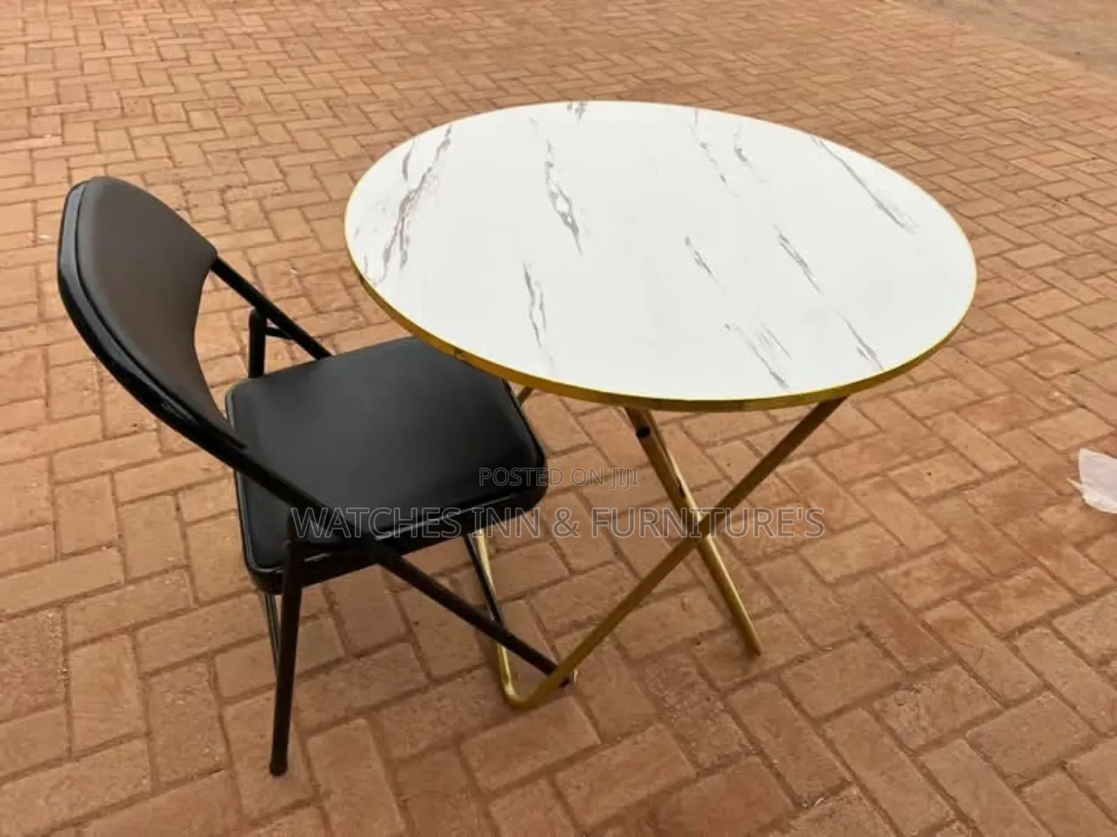 Foldable Round Table With a Chair