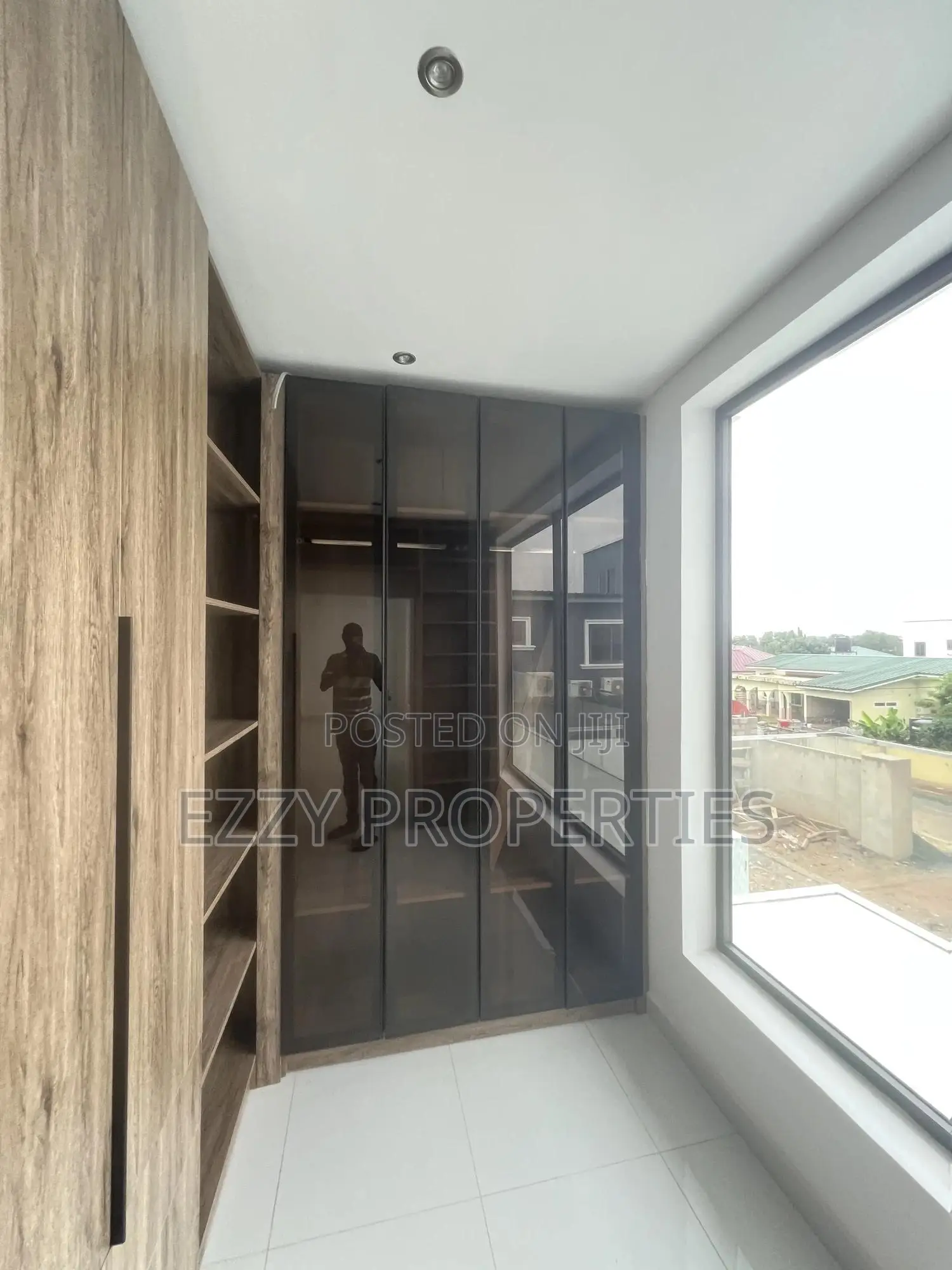 3bdrm House in 100, East Legon for sale