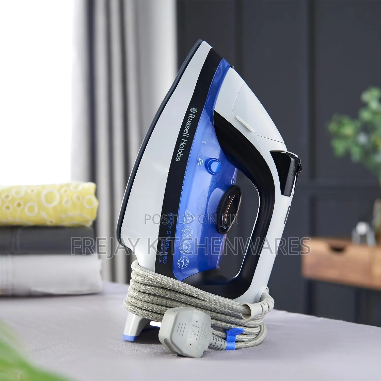 Russell Hobbs Easy Store Wrap and Clip Steam Iron
