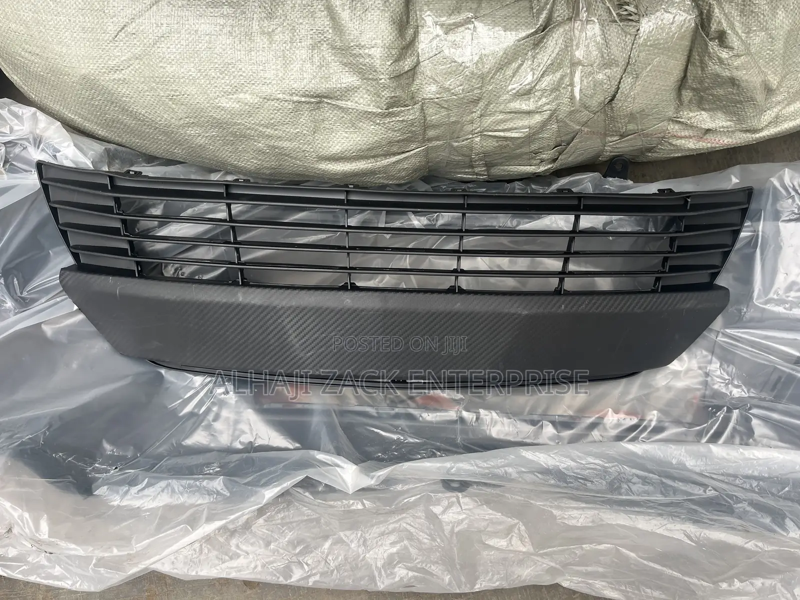 Corolla 2014 Bumper Grille Le