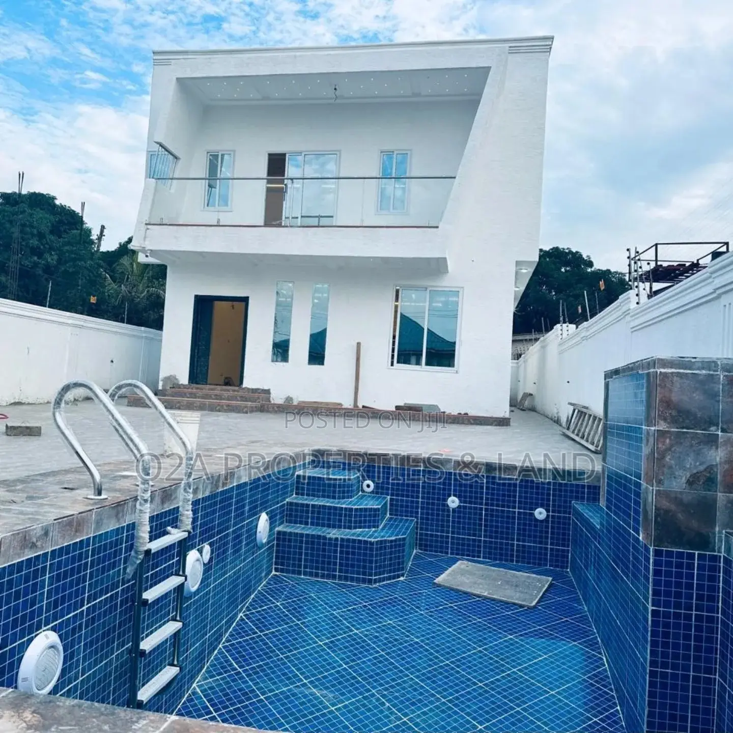 4bdrm House in Ashaley Botwe, Lake Side Estate for sale