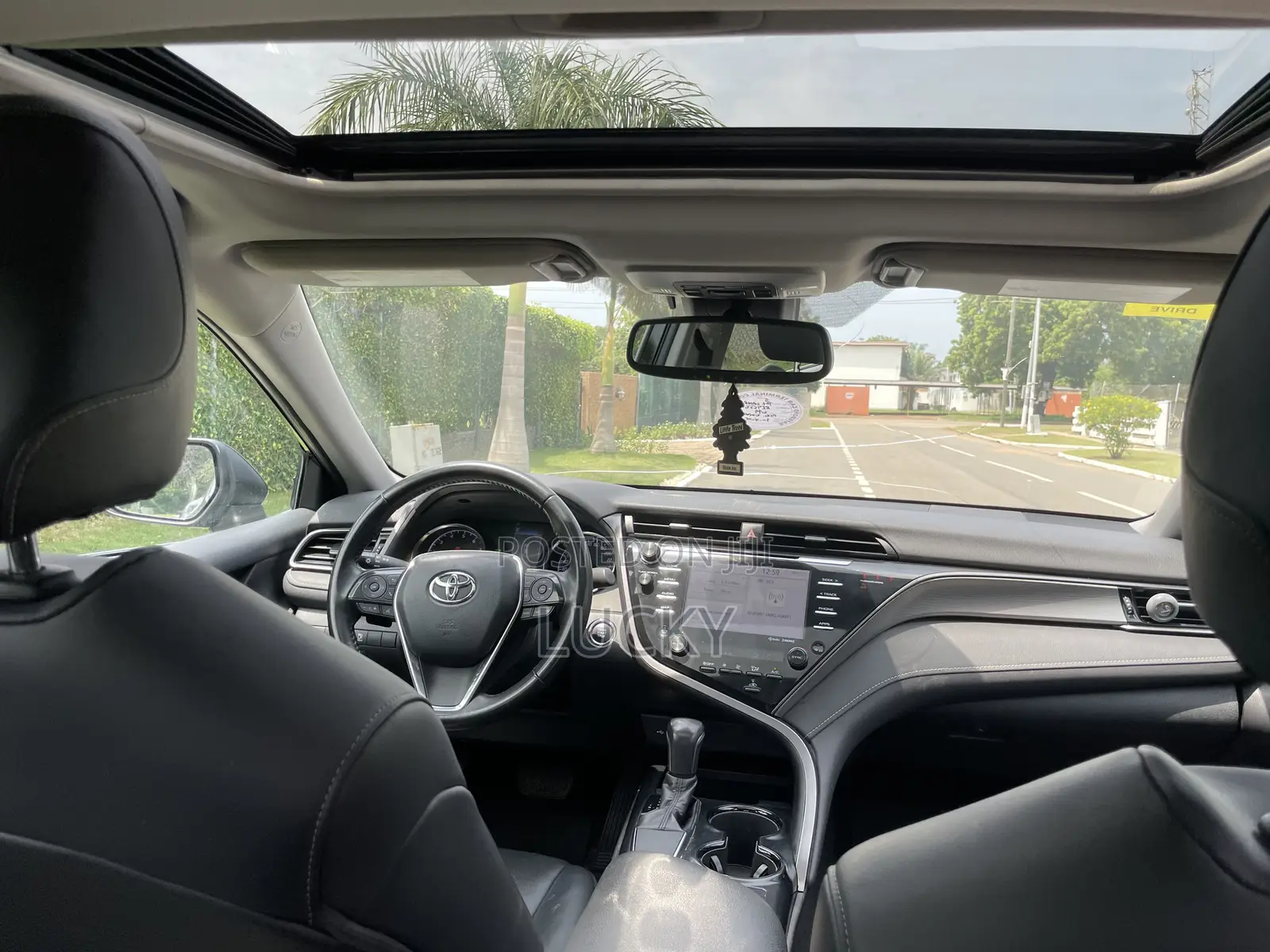 Toyota Camry SE FWD 2020 Black