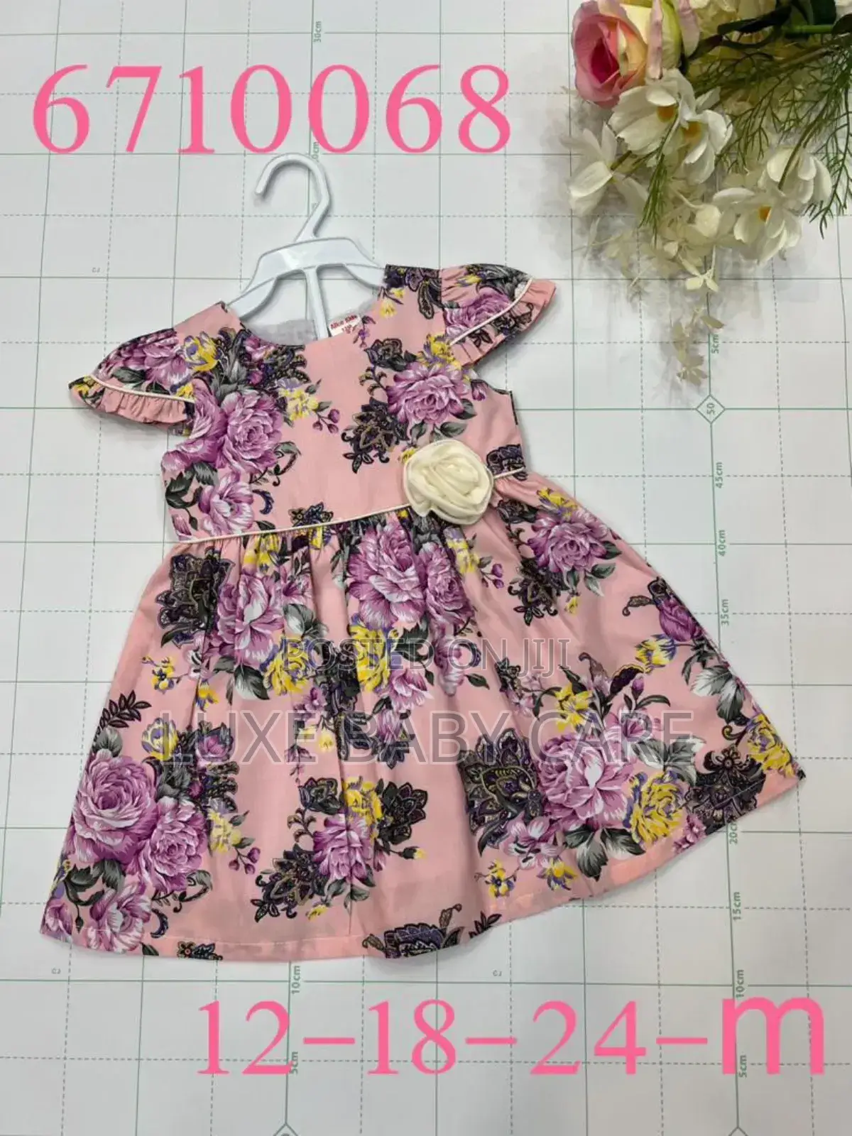A Chic Bow Tie Detail Dress