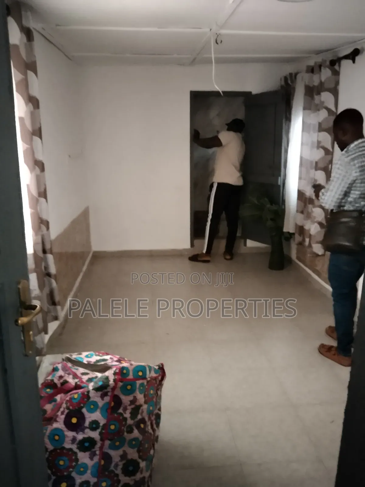 1bdrm House in Dansoman Exhibition for rent