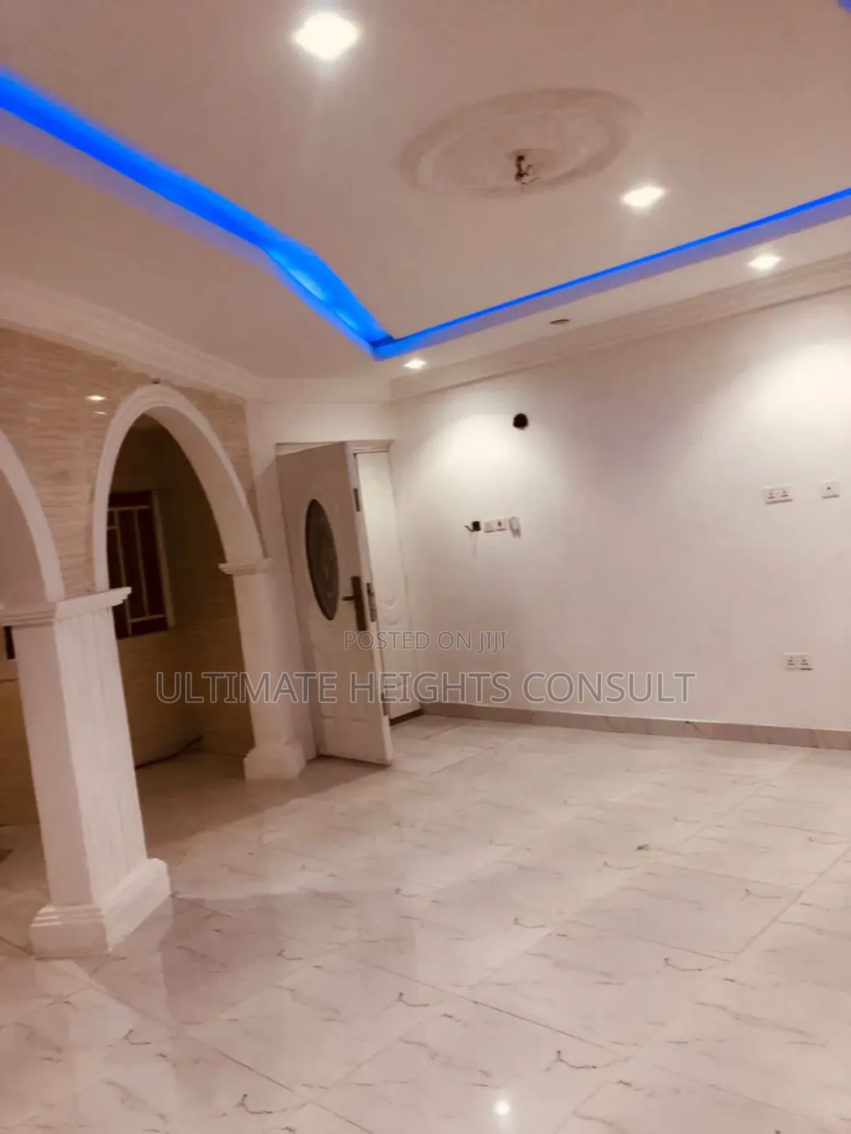 2bdrm Apartment in Race Course, Lapaz for rent