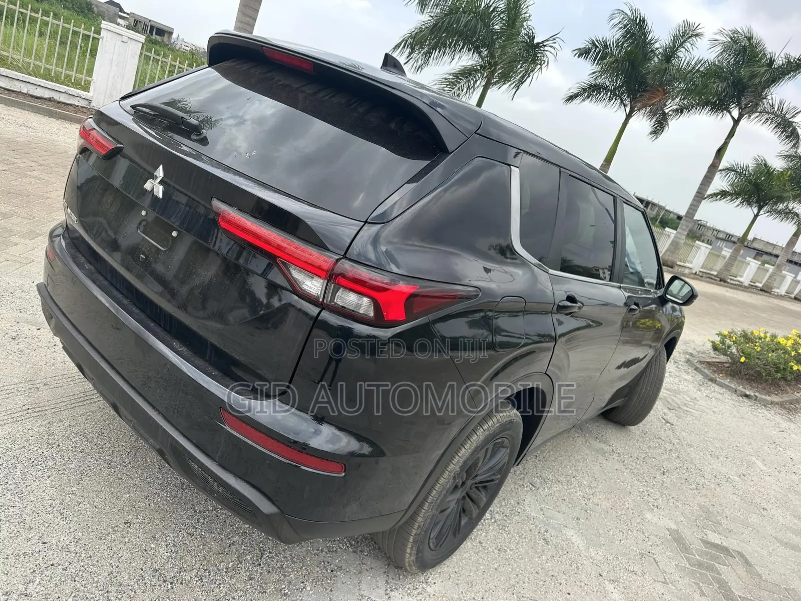 Mitsubishi Outlander 2024 Black