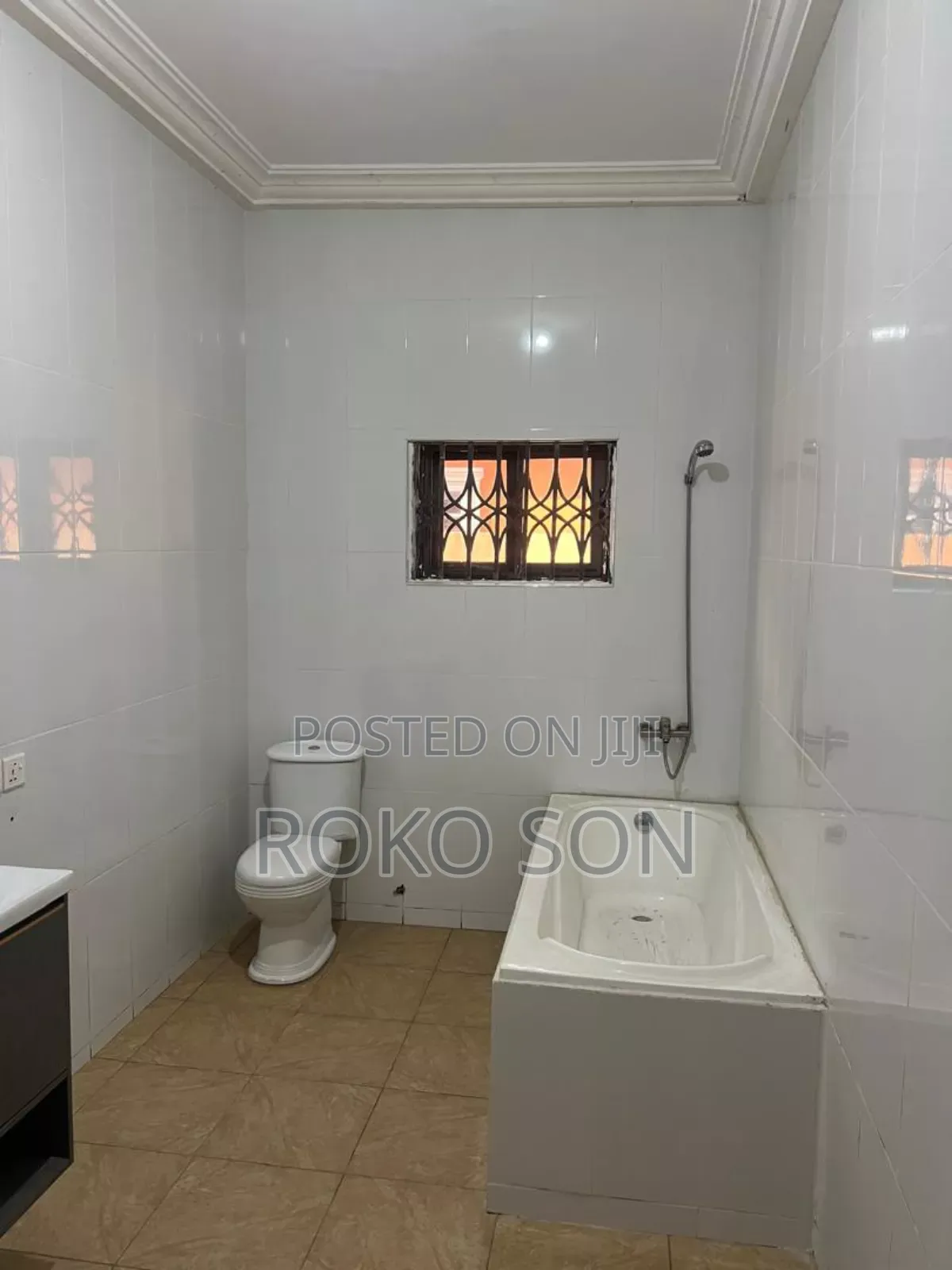 6bdrm House in Dr Roko, Accra Metropolitan for sale