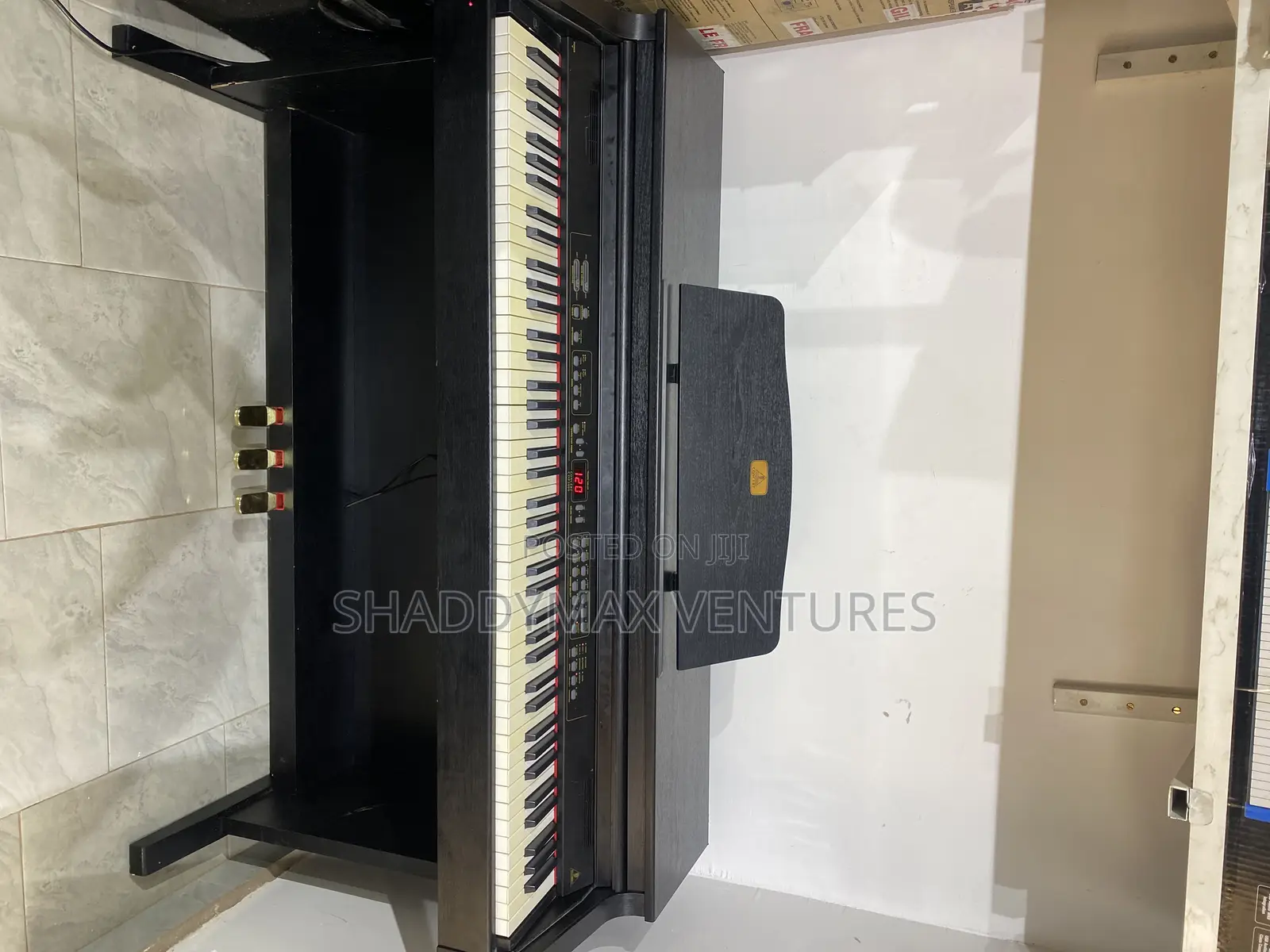 Behringer Concert CDP 2000 Gand Paino