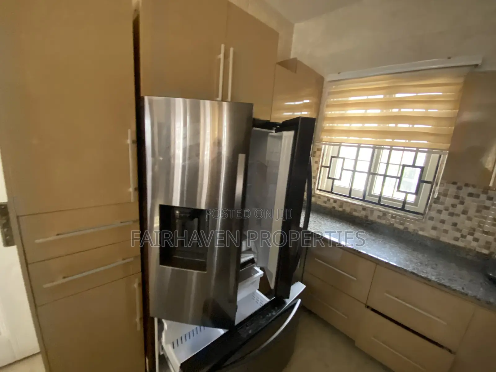 Fully Furnished 3 Bedrooms Apartments (Short or Long Stays)