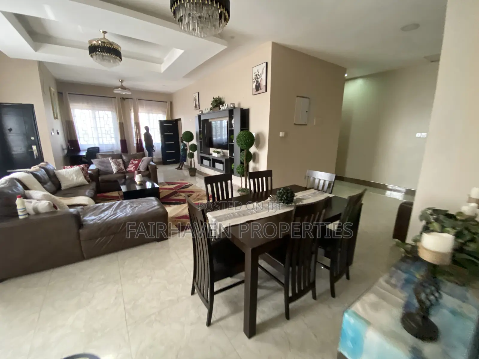 Fully Furnished 3 Bedrooms Apartments (Short or Long Stays)
