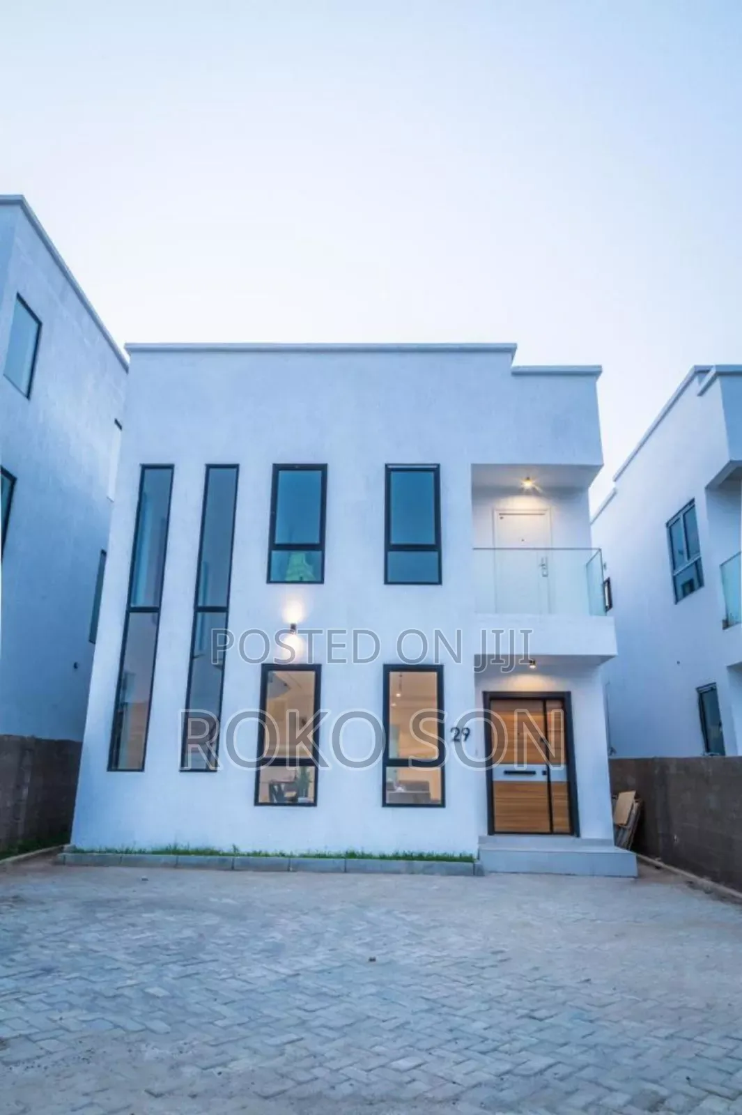 4bdrm Duplex in Dr Roko, North Legon for sale