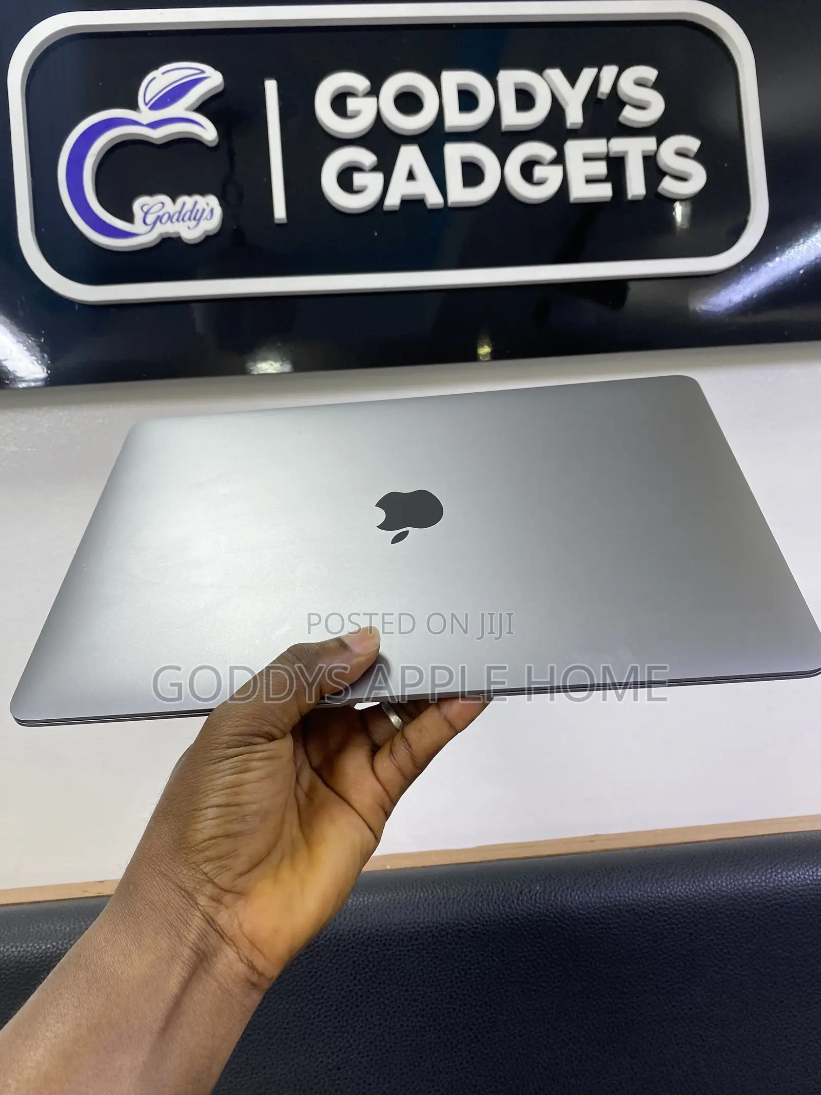 Laptop Apple MacBook Air 2020 8GB Apple M1 SSD 256GB