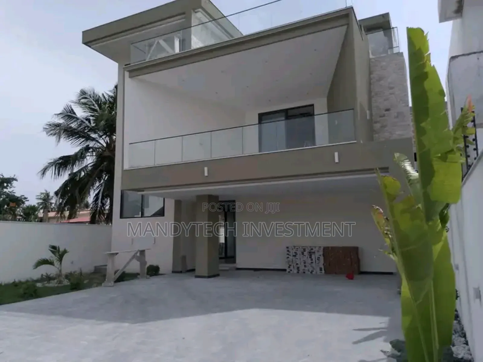 5bdrm Mansion in East Legon for sale