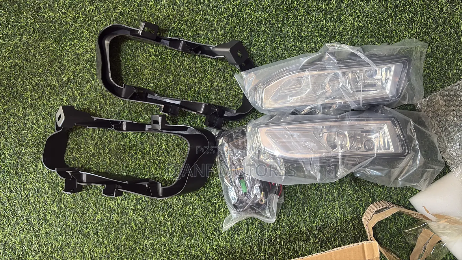 Nissan Kicks 2018 Fog Light and Seat Set