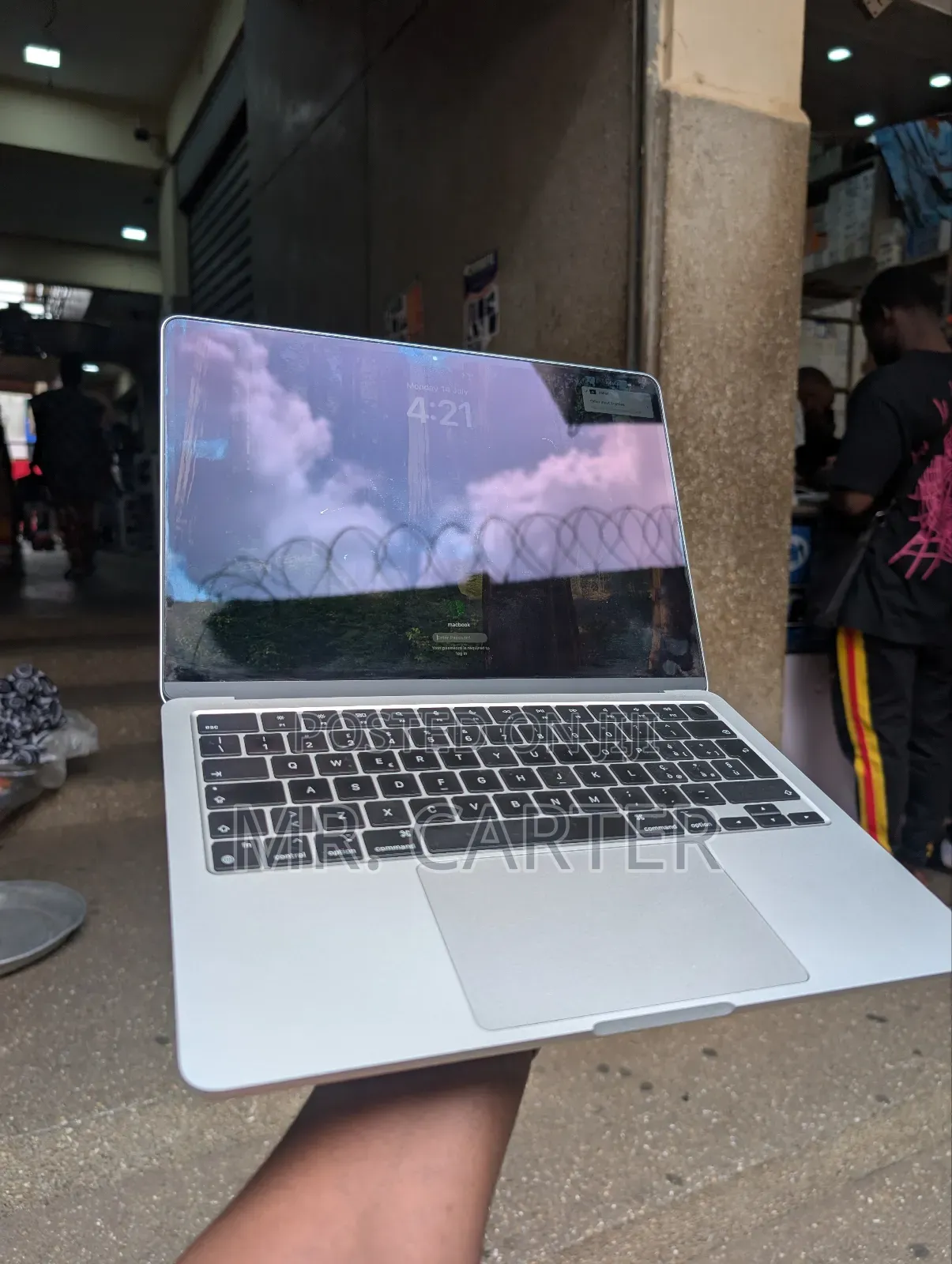 New Laptop Apple MacBook Air 2024 M3 13-Inch 8GB Apple M3 SSD 256GB