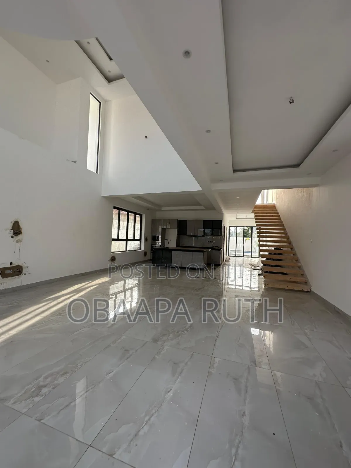 4bdrm Duplex in Adjiriganor for sale