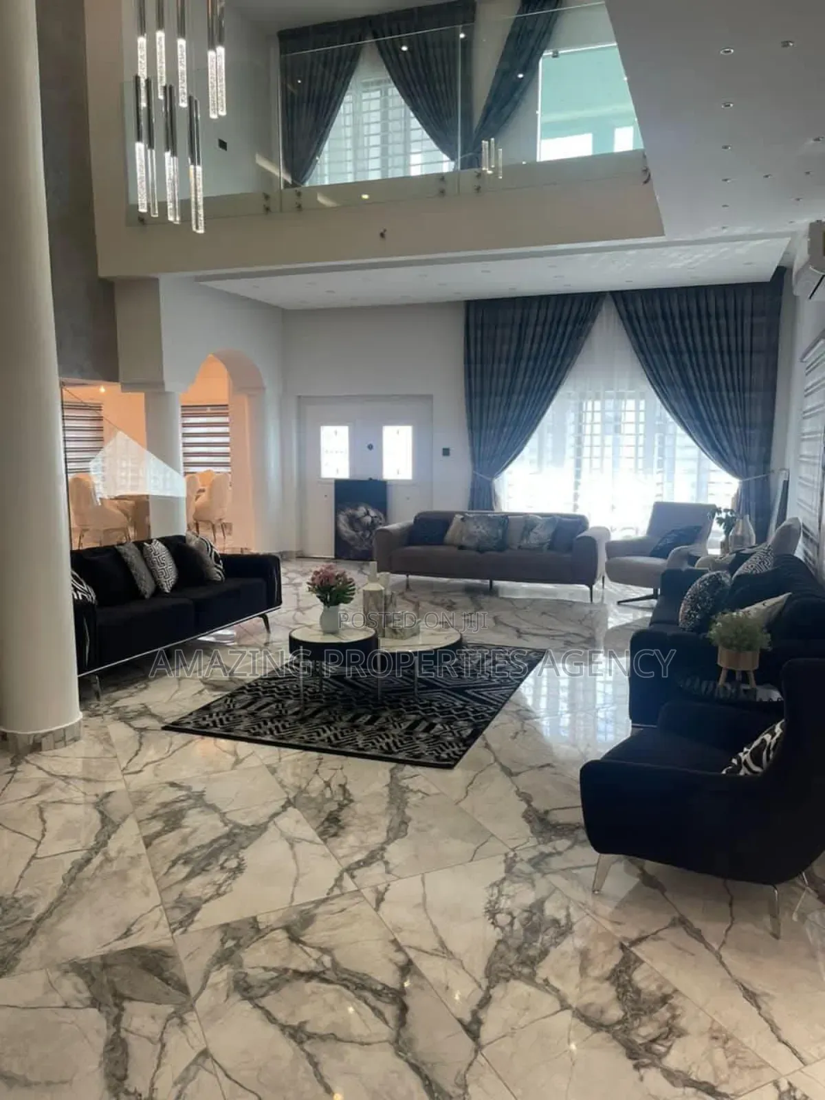 11bdrm House in East Legon for sale