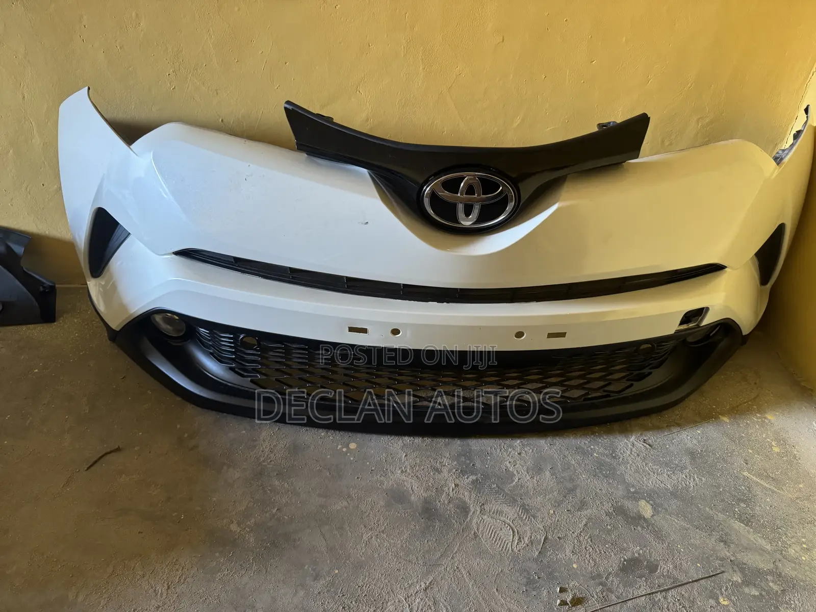 Genuine Toyota Ch-r 2016 To 2018 Front Bumper