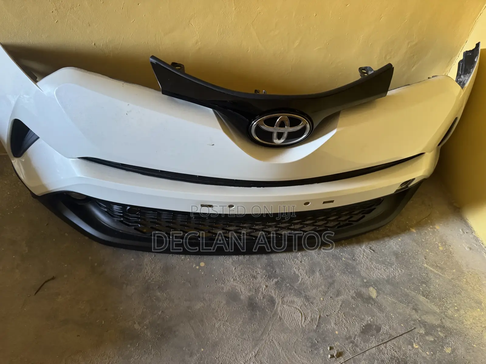 Genuine Toyota Ch-r 2016 To 2018 Front Bumper