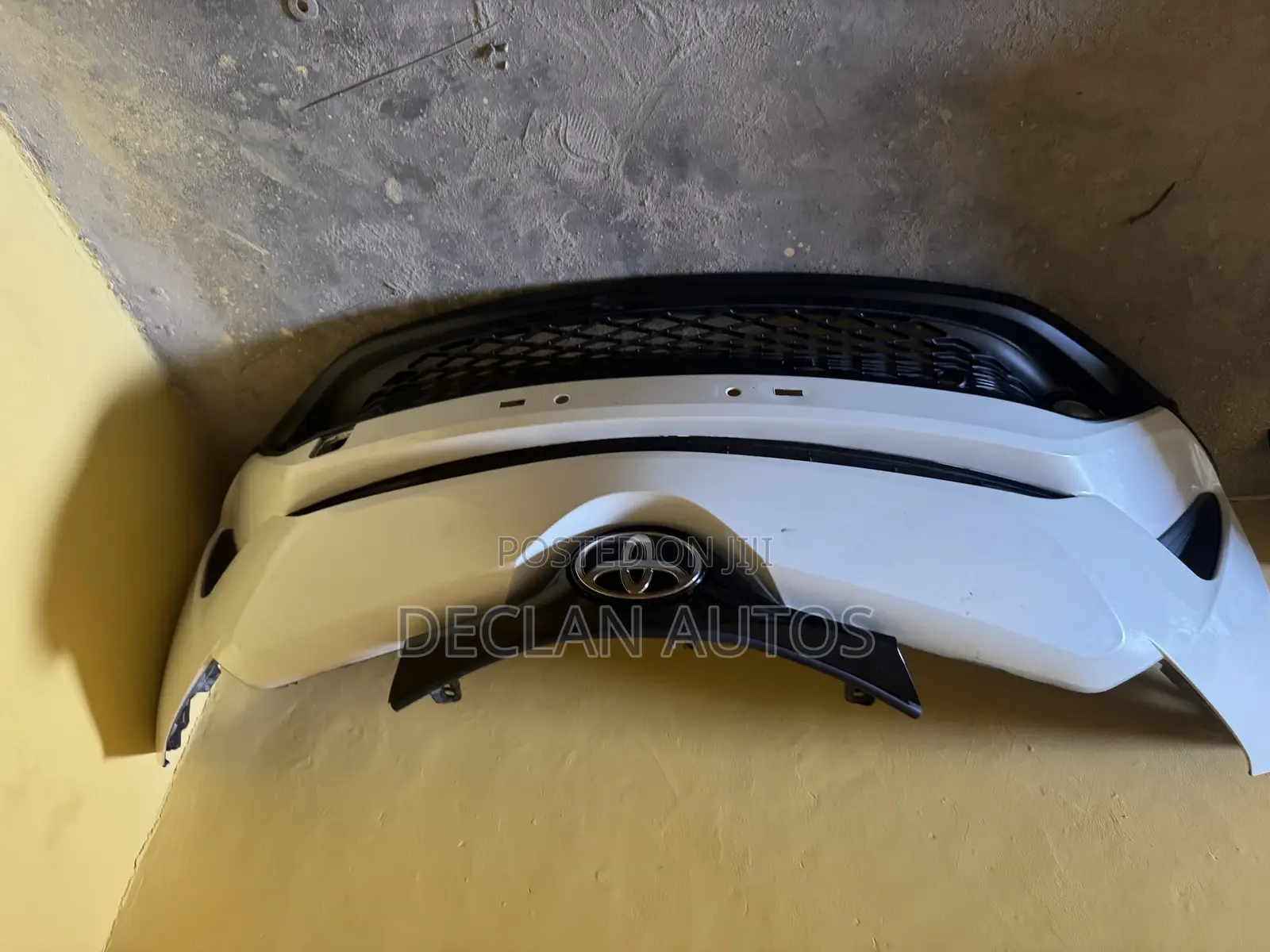 Genuine Toyota Ch-r 2016 To 2018 Front Bumper