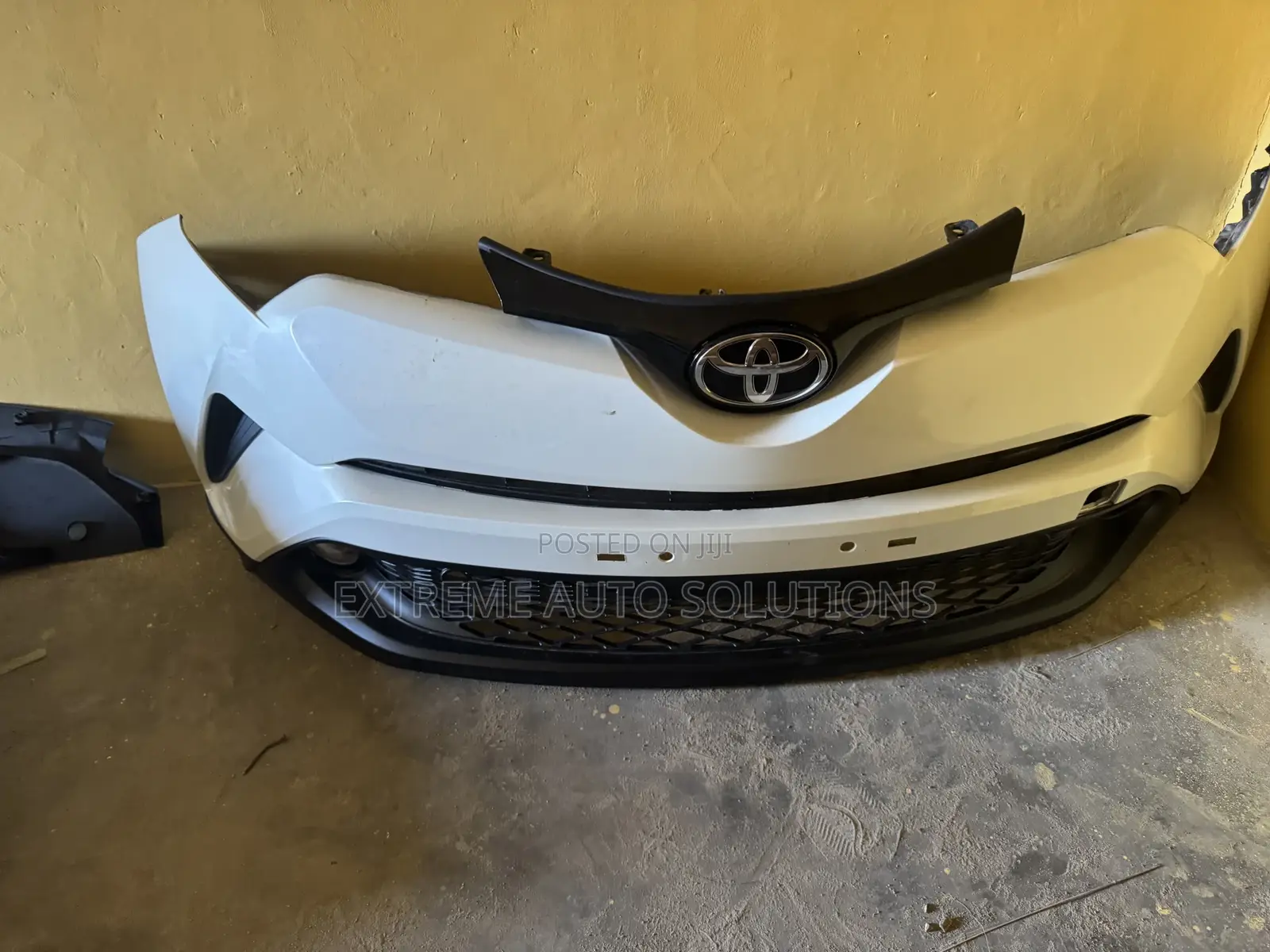 Genuine Toyota Ch-r 2016 To 2018 Front Bumper