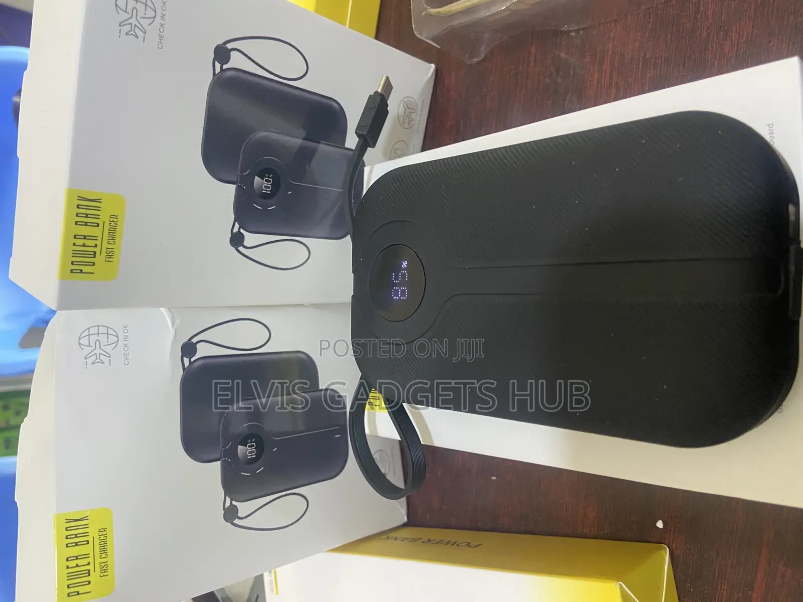 20000mah Power Bank With Type C/Lightning Cable