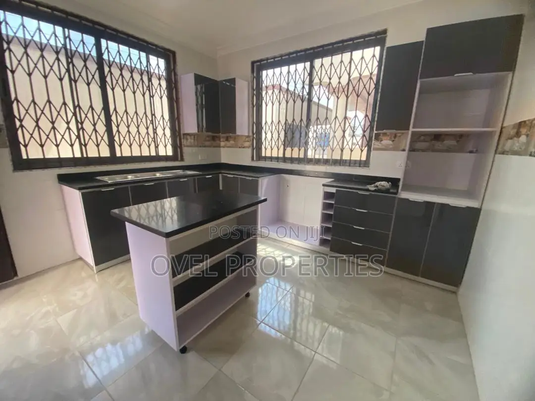 3bdrm House in Jose, Oyarifa for rent