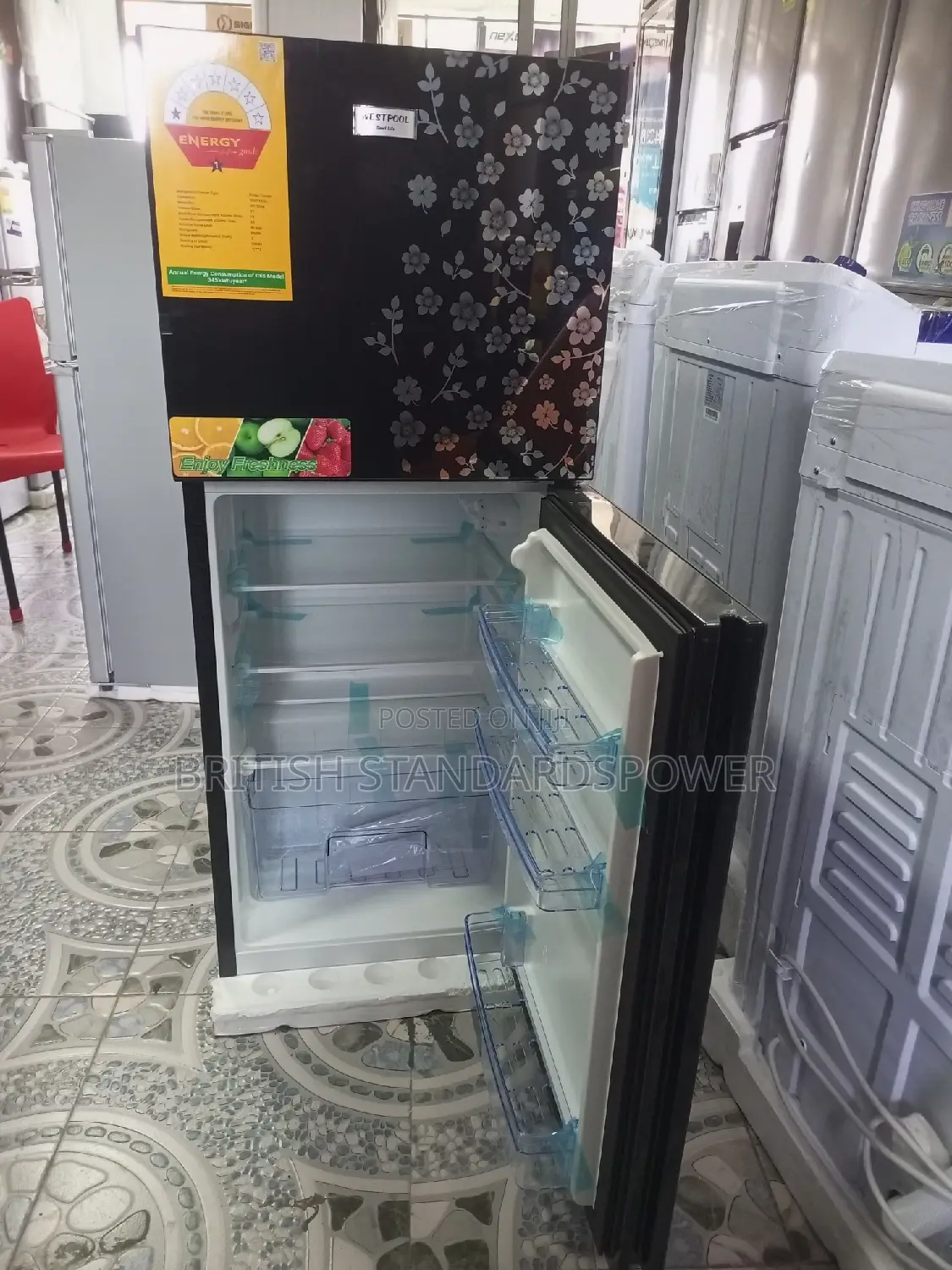 Reliable Fridge Freezer Westpool Glass Fridge 108l