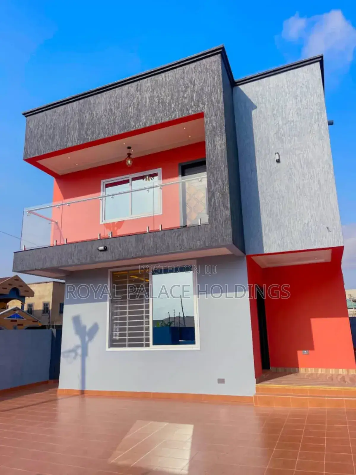 5bdrm House in Adenta Oyarifa, School Junction for sale