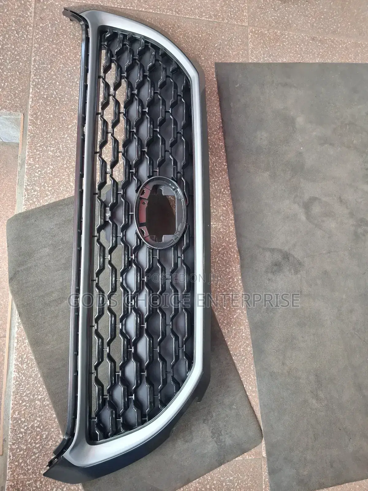 Top Grill Toyota Cross 2018-22