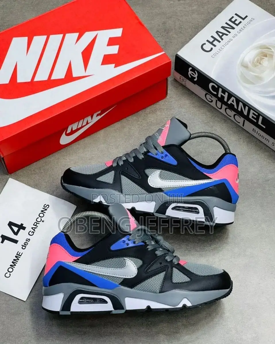 Original Nike Air Structure in Colours