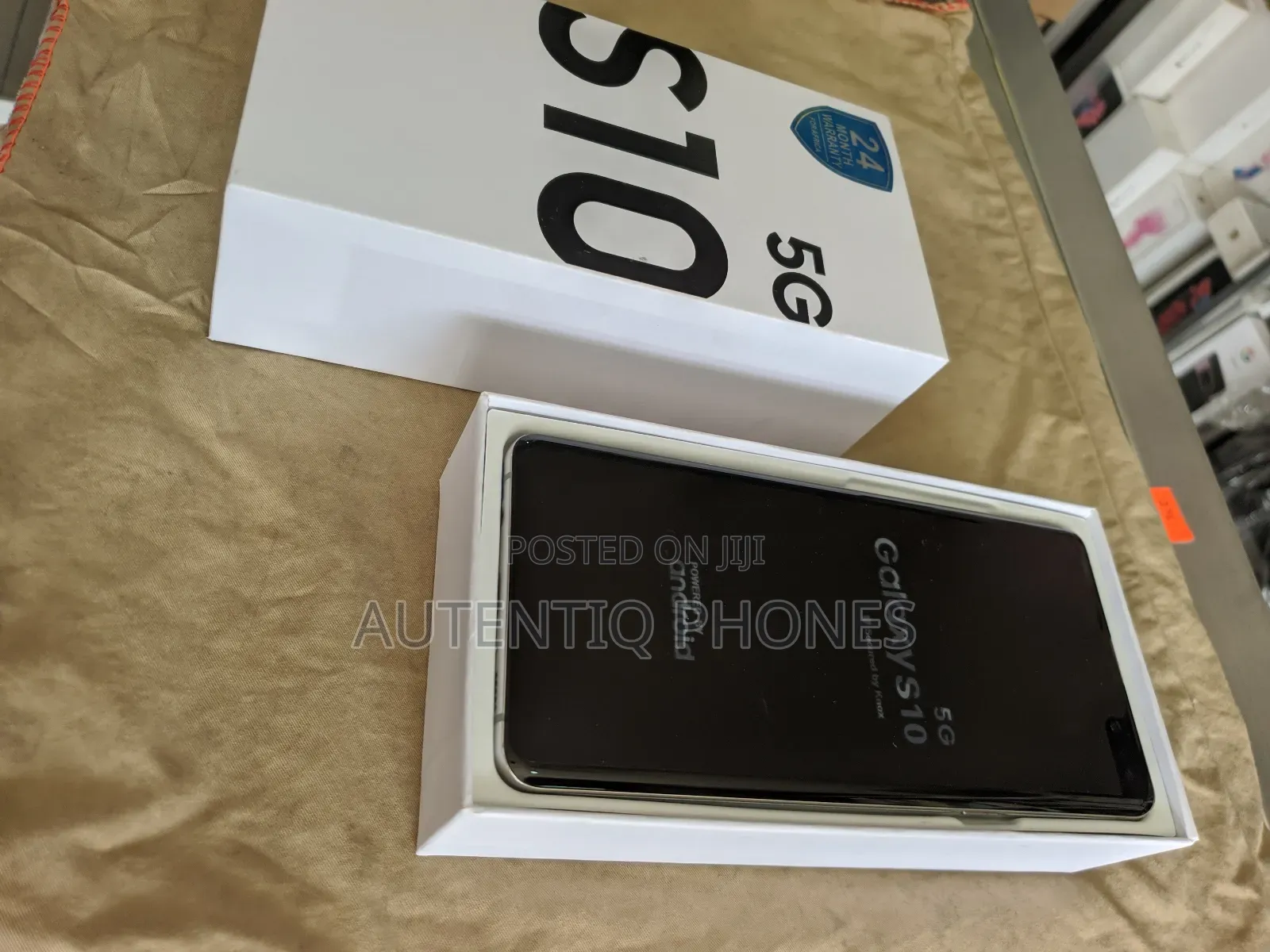 New Samsung Galaxy S10 5G 256 GB Gold