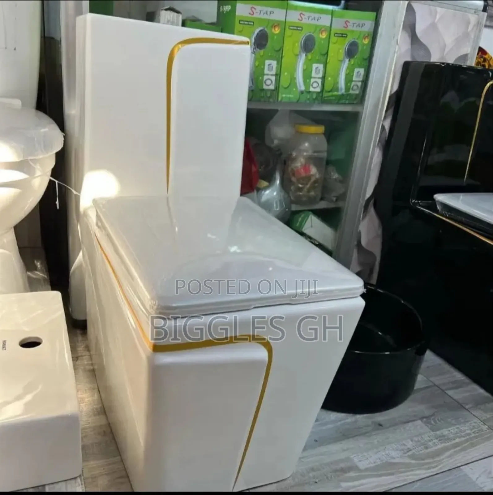 Black and White Designed Wc - White and Gold Wc